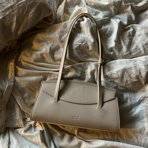 Freja Caroline in Oat